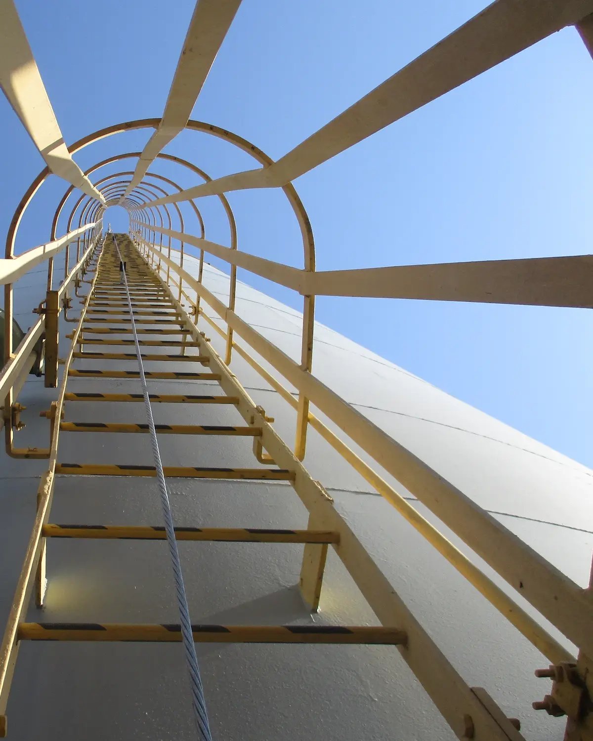 silo ladder with vertical lifeline and ladder cage