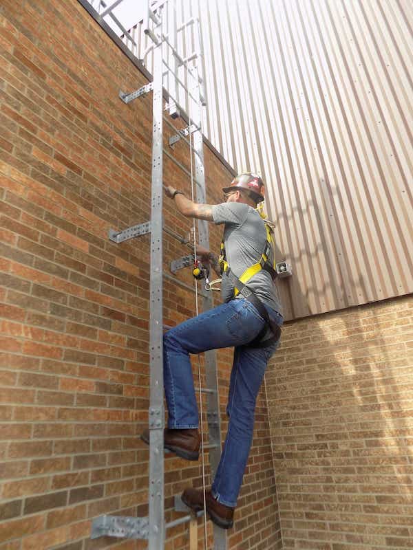 Rooftop Ladder - OSHA Compliant Ladder | Diversified Fall Protection